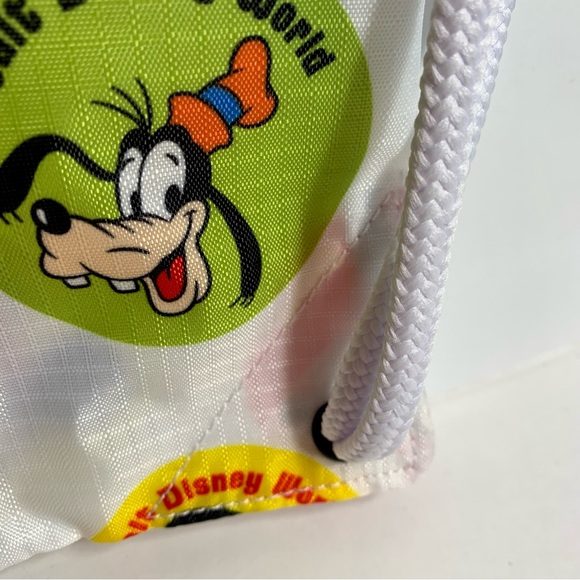 NWT. Vans Disney Cinch Bag By Vans - Mickey And Friends. - Picture 10 of 12